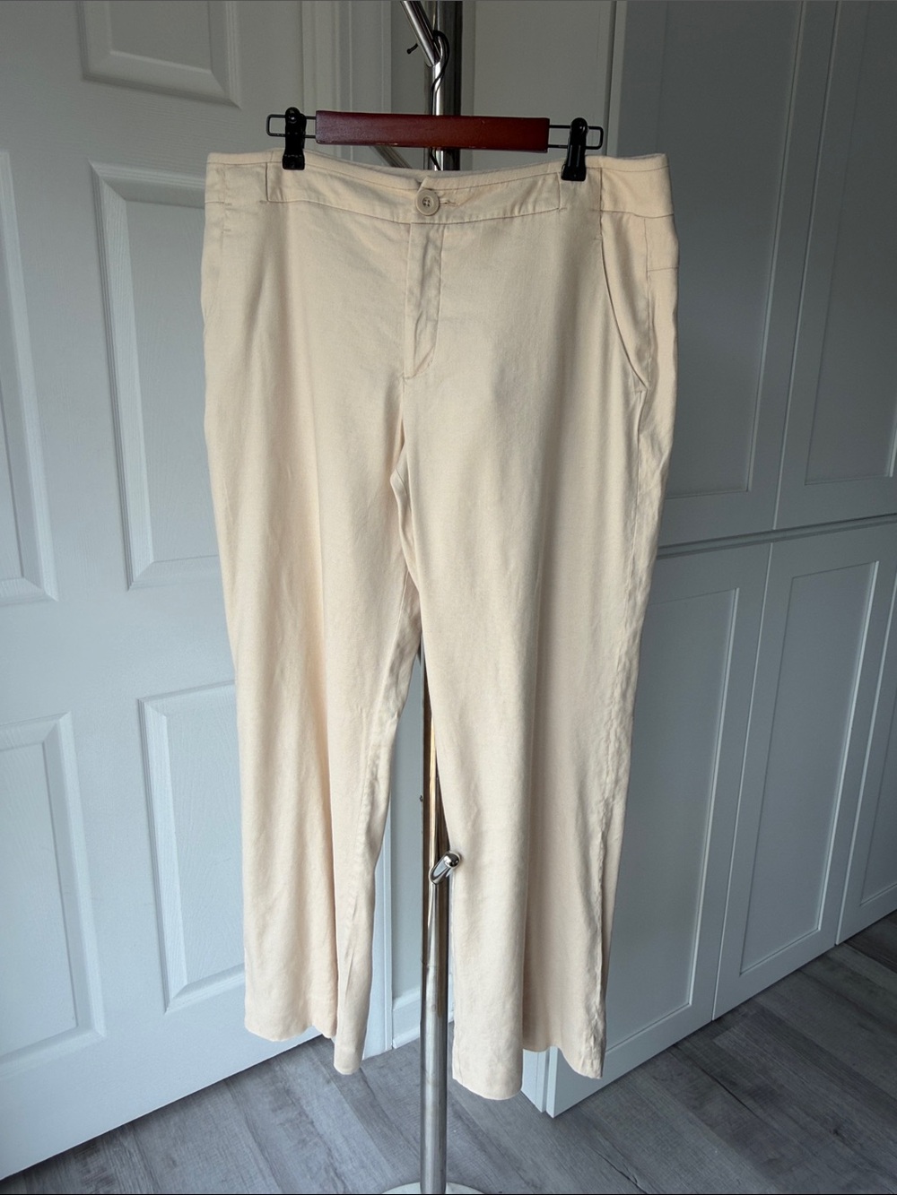 CAbi Women’s Cream Wide Leg Linen Blend Trousers, Size 16.